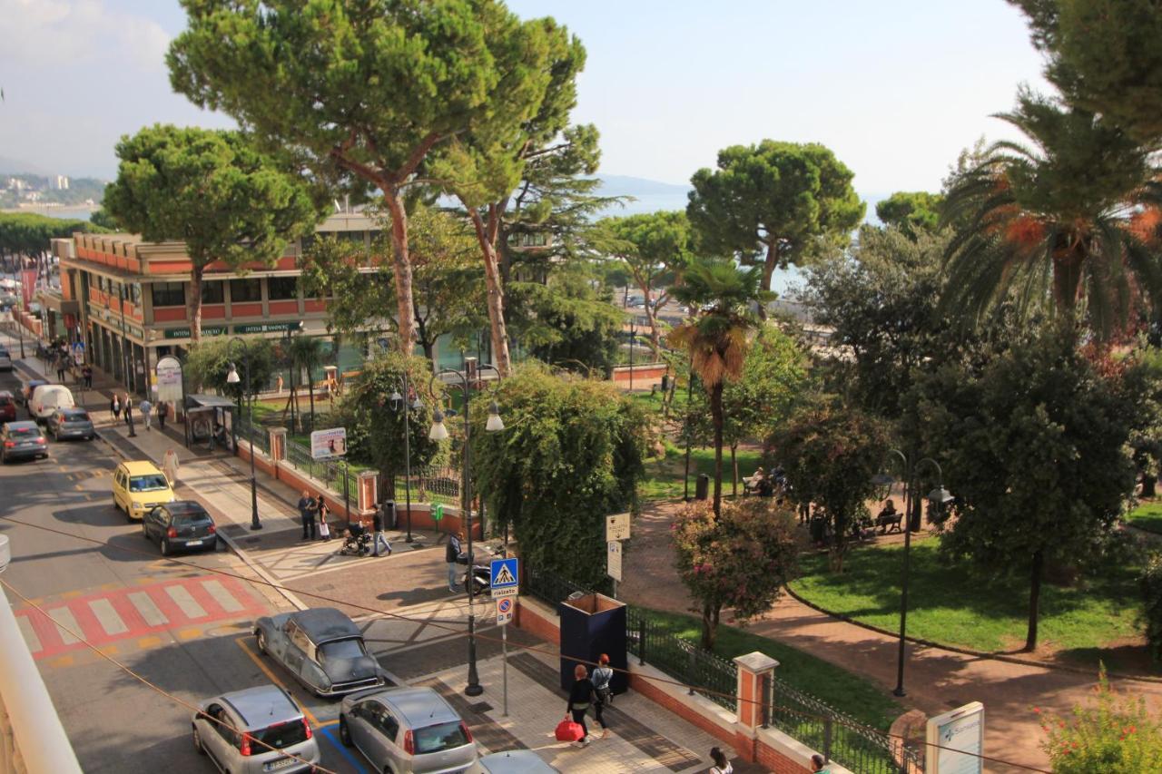 B&B Vitruvio Suites Formia Exterior foto